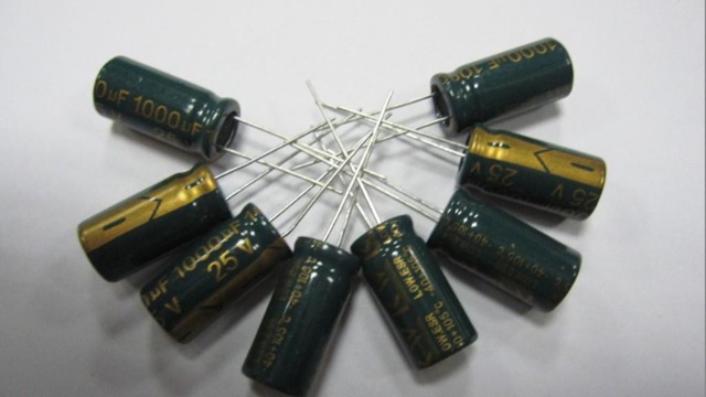 电脑主板的固态向日葵视频色板以及普通的液态电解向日葵视频色板的区别